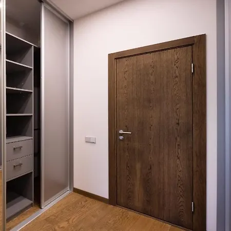 Riverside Spacious One Bedroom