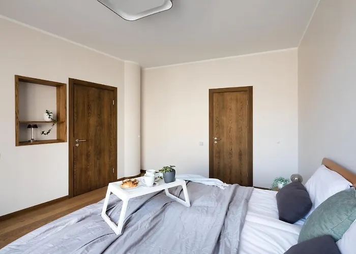 Riverside Spacious One Bedroom