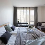 Riverside Spacious One Bedroom Dzīvoklis *