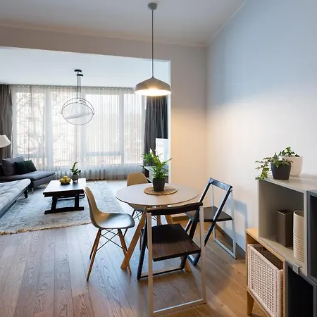 Riverside Spacious One Bedroom Daire *