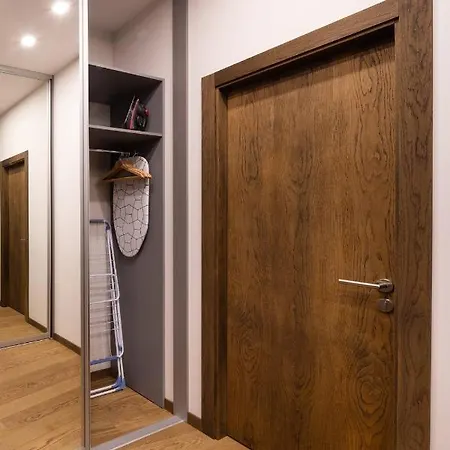 Riverside Spacious One Bedroom Daire *