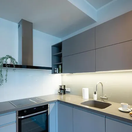 Riverside Spacious One Bedroom Daire