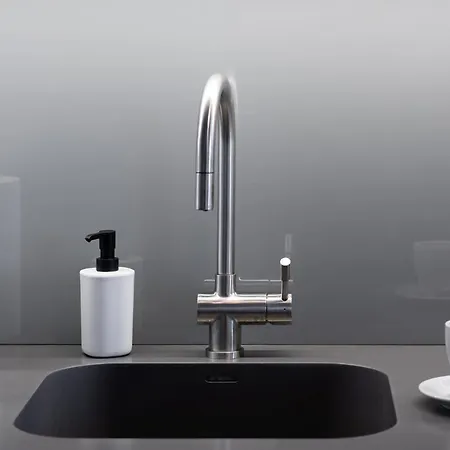 Riverside Spacious One Bedroom *