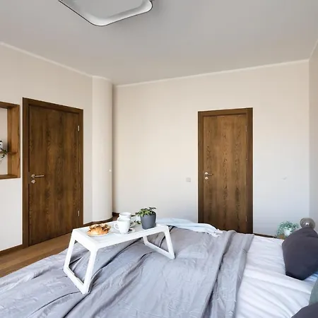 Riverside Spacious One Bedroom