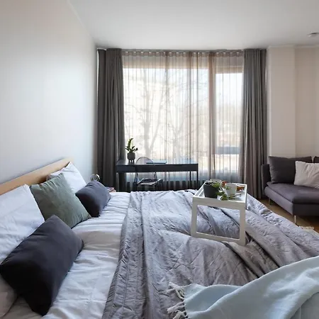 Riverside Spacious One Bedroom Daire *